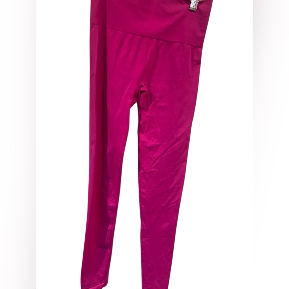 NWOT SKIMS leggings PINK Size: M